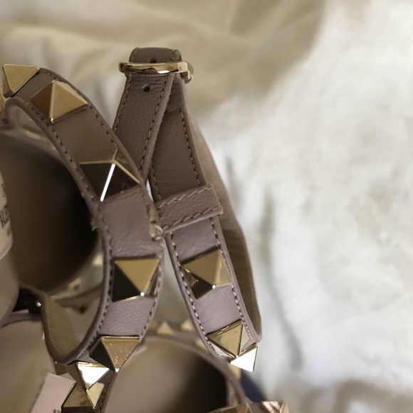 100 % Authentic Valentino Rockstud caged pumps - Picture 8 of 8